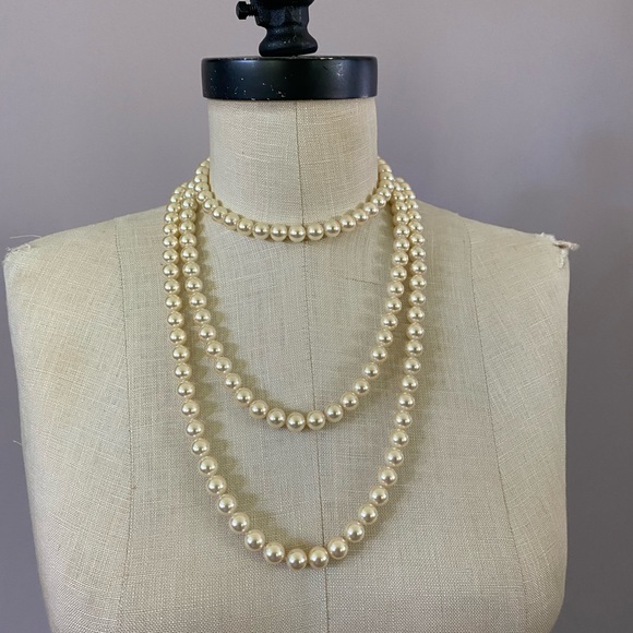 CIRO faux pearl string necklace 30” long - Picture 3 of 7